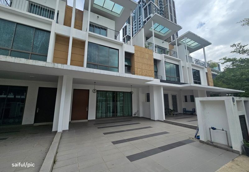 Lake Point Residence