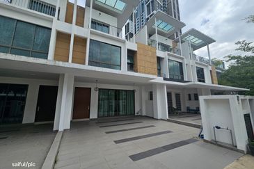 Lake Point Residence