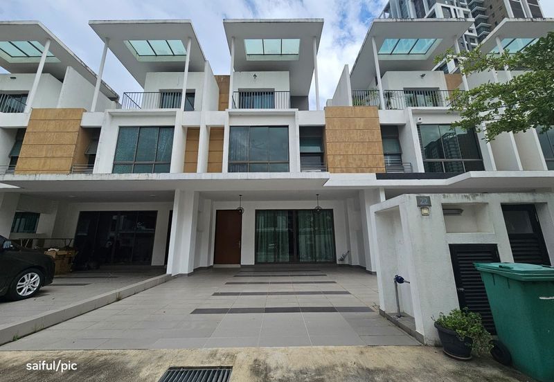 Lake Point Residence