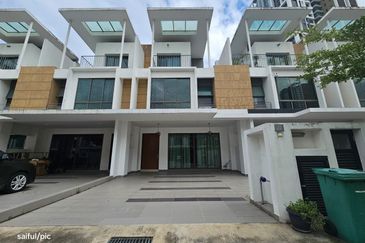 Lake Point Residence