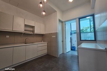 Lake Point Residence