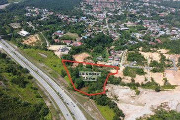 Land Tepi Main Road & International School 