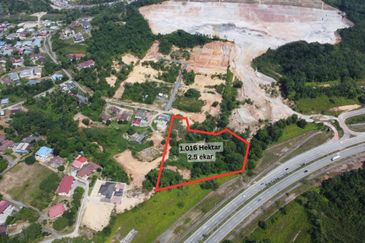 Land Tepi Main Road & International School 