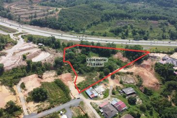 Land Tepi Main Road & International School 