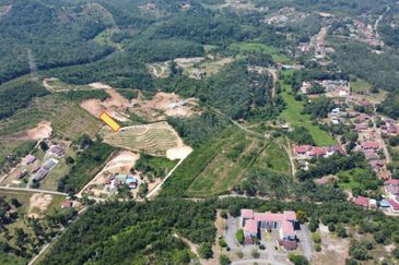 Tanah Puncak Bukit Berdekatan UiTM Lendu