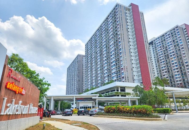 PR1MA Lakefront Homes