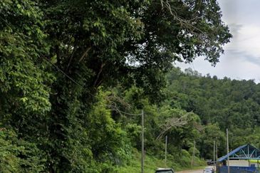 Tanah Tepi Laut Atas Bukit 7min dari Bandar Kemaman