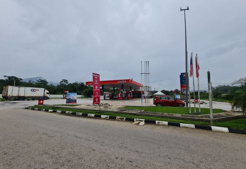 Tanah Lot Kediaman dan 10 Pintu Rumah Kedai