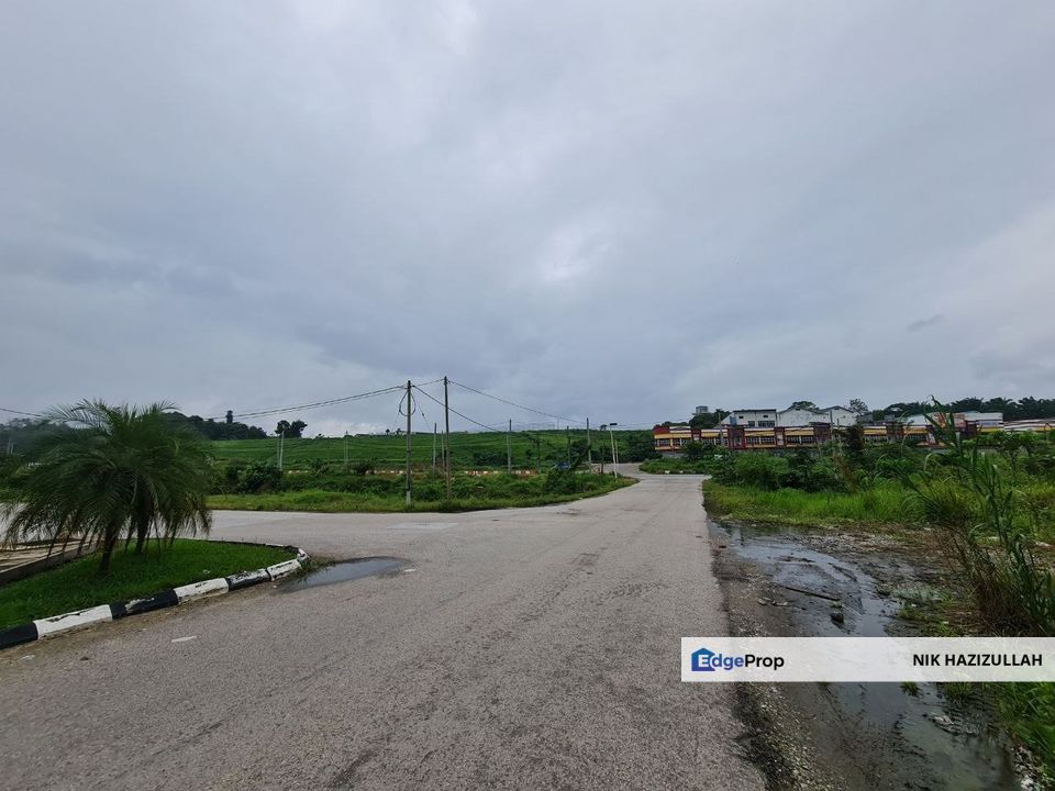 Tanah Lot Kediaman dan 10 Pintu Rumah Kedai, Kelantan, Gua Musang