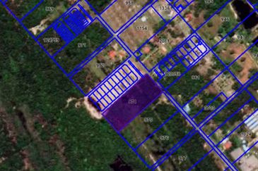 Tanah Tepi Jalan Utama Zoning Perumahan