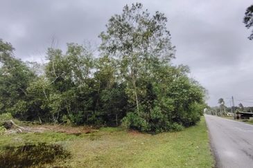 Tanah Tepi Jalan Utama Zoning Perumahan