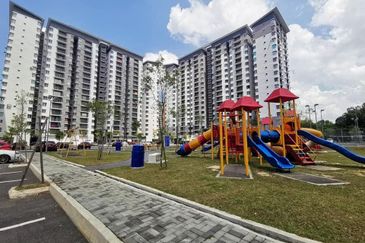 Residensi Laguna Biru 2