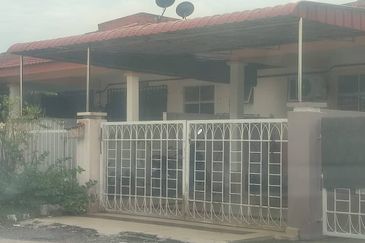 SINGLE STOREY TERRACE - TAMAN SRI IMPIAN, KLUANG (BUMILOT) FOR SALE