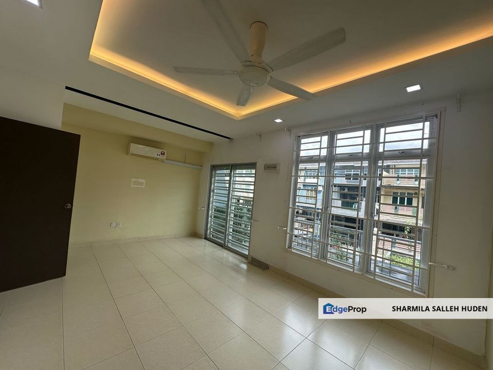 2.5 STOREY TERRACE FOR SALE -TAMAN SCIENTEX JAYA SENAI (BUMI LOT), Johor, Senai
