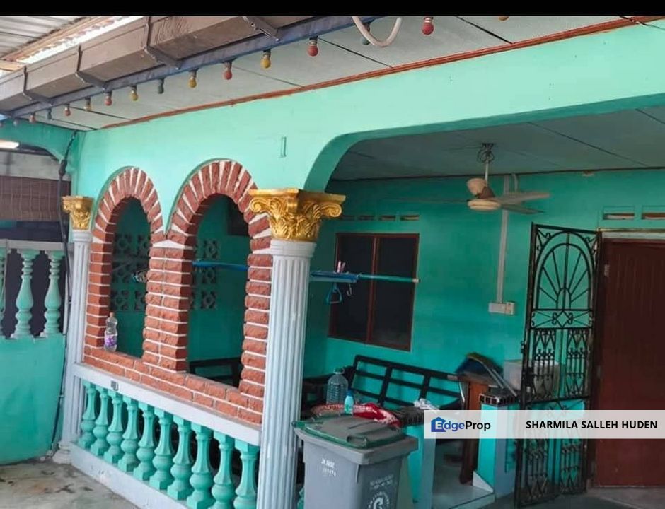 Taman Dahlia Single Storey Low Cost Renovated For Sale , Johor, Tampoi