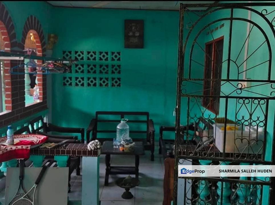 Taman Dahlia Single Storey Low Cost Renovated For Sale , Johor, Tampoi