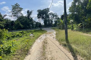 TANAH PERTANIAN UNTUK DIJUAL - 9 EKAR BATU HAMPAR, REMBAU