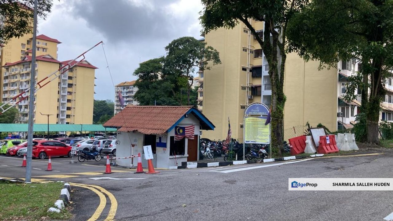 BUKIT SAUJANA APARTMENT (END LOT) FOR SALE, Johor, Johor Bahru
