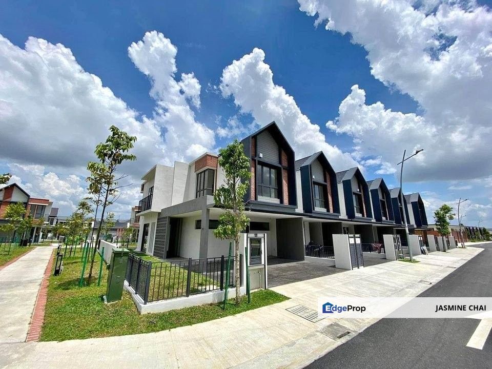 (Salary RM3500 Apply) 22x80 Landed 1760sq Gated Comunity Sepang, Selangor, Sepang