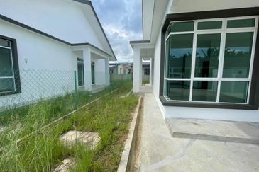 (RM1.5k Monthly Installment) New Single Sty 20x70 4Room Mantin