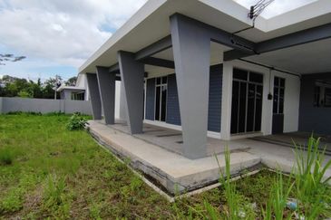 (Gaji RM3800 Apply)20x70 New Semi-d concept Single Sty 1400sq Mantin