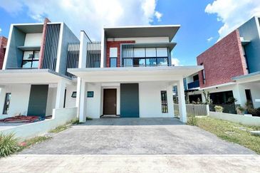 (Rm2.3k Ansuran Sahaja) Rumah Baru 22x70 Landed 2200sq Putrajaya