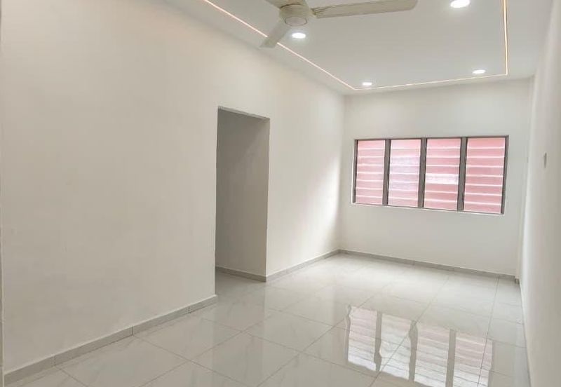 Taman Pulai Utama Flat