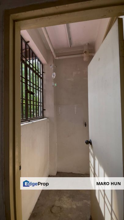 Flat Tampoi Utama Level 1 Untuk Dijual ,Near Paradigm Mall ,near Sutera Mall , Johor, Tampoi