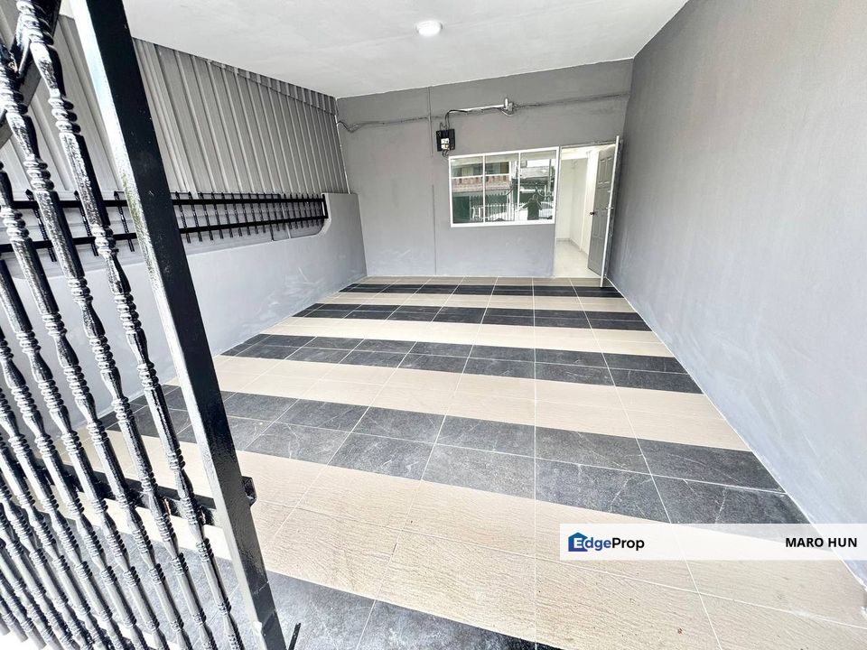 Batu Pahat ,Taman Soga ,Rumah Kos Rendah 2 Tingkat Untuk Dijual , Johor, Batu Pahat