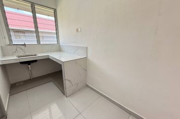 Flat Taman Plentong Utama
