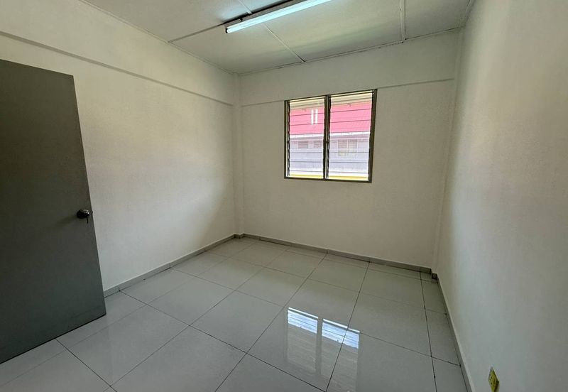 Flat Taman Plentong Utama