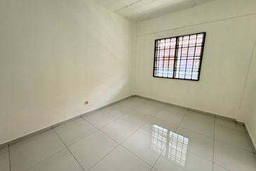 Flat Taman Plentong Utama
