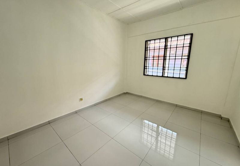 Flat Taman Plentong Utama