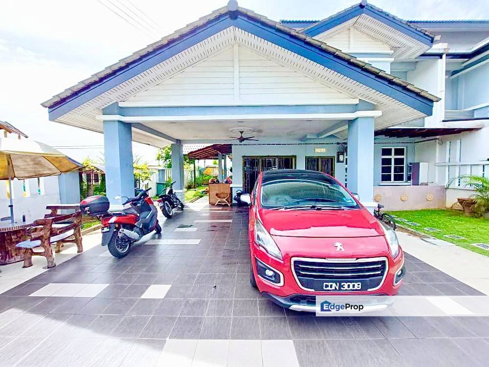 Renovated Corner Lot Double Storey SemiD Taman Mutiara Merab Sungai