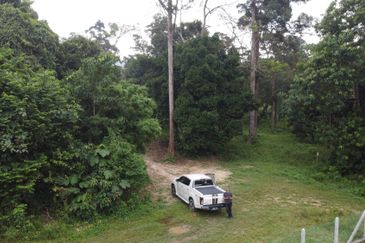 Tanah 5 ekar Berstatus Bangunan, Kampung Jenderam Hulu, Dengkil, Sepang, Selangor Untuk diJual.