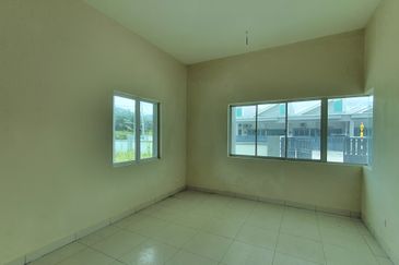 Rumah Teres Setingkat Gated & Guarded di Taman Pusing Delima, Pusing Perak for Sale