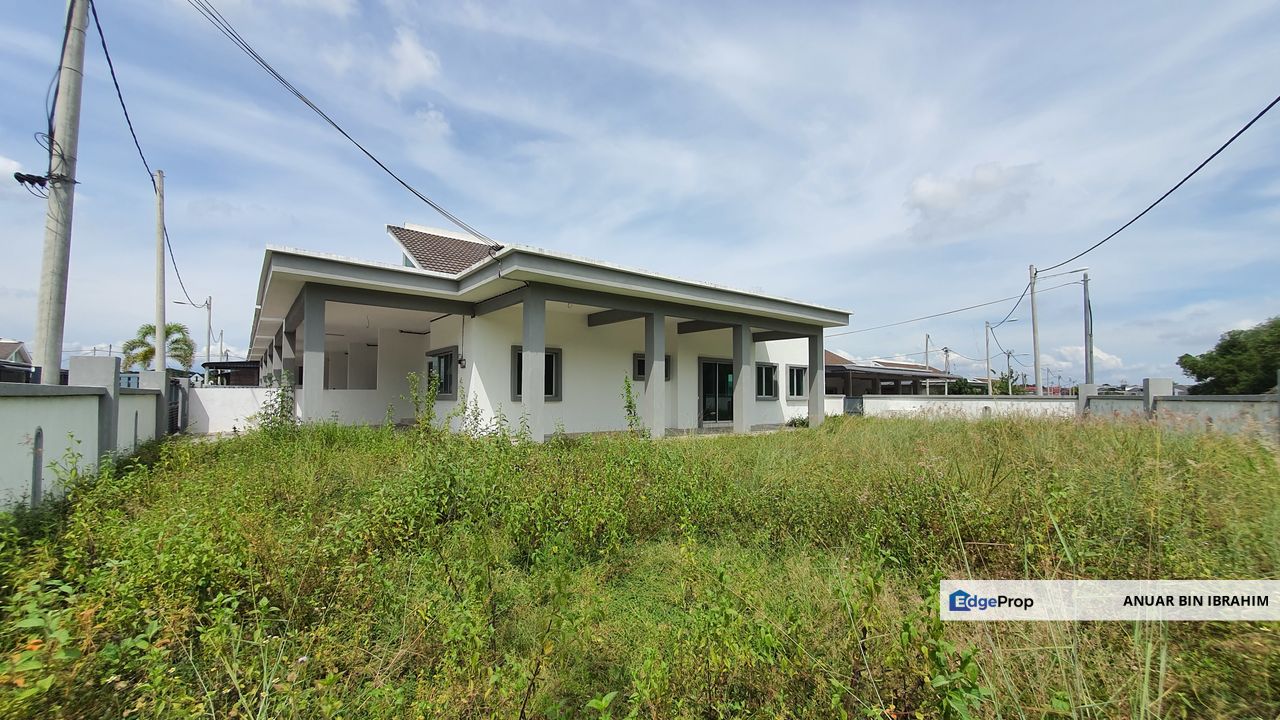 Rumah Teres Setingkat Gated & Guarded di Taman Pusing Delima, Pusing Perak for Sale, Perak, Pusing