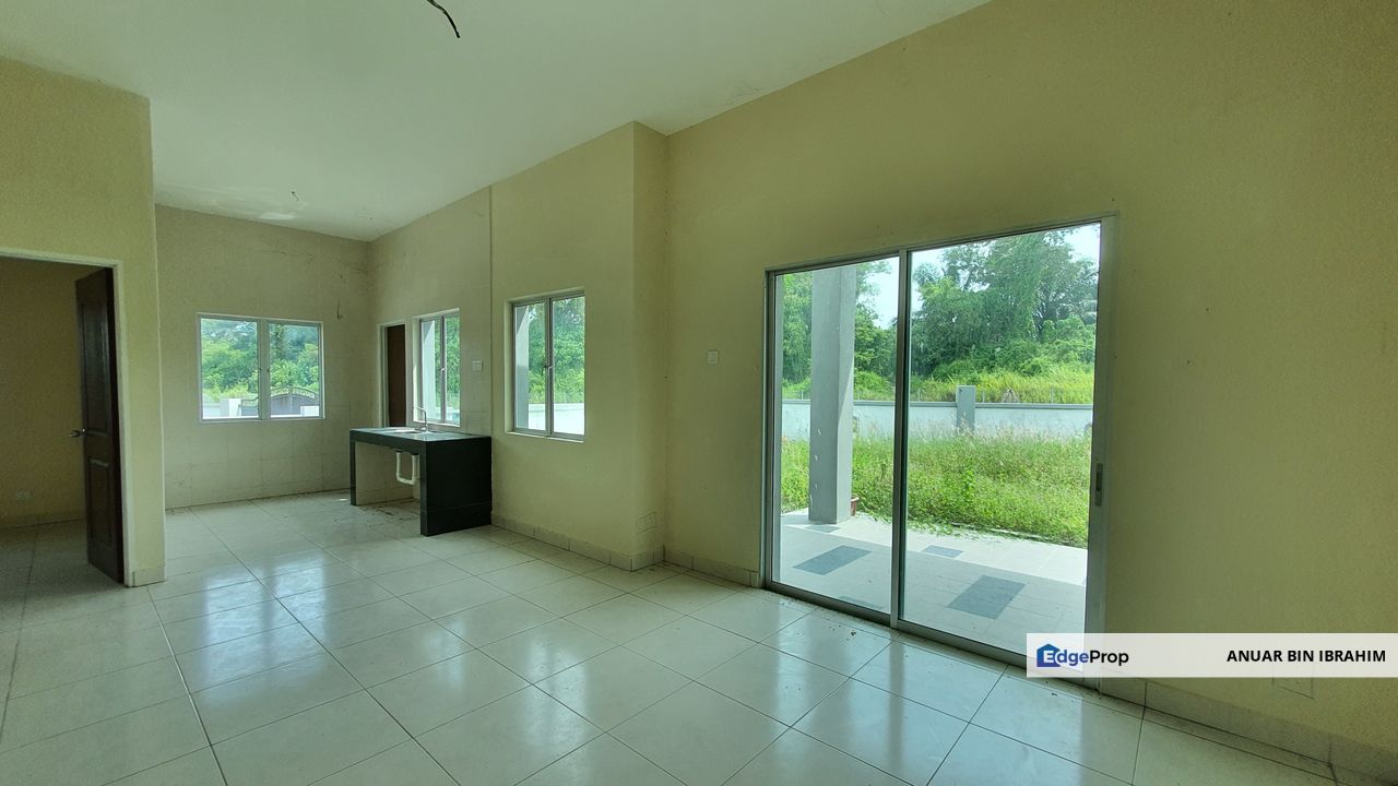 Rumah Teres Setingkat Gated & Guarded di Taman Pusing Delima, Pusing Perak for Sale, Perak, Pusing