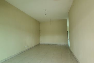 Rumah Teres Setingkat Gated & Guarded di Taman Pusing Delima, Pusing Perak for Sale