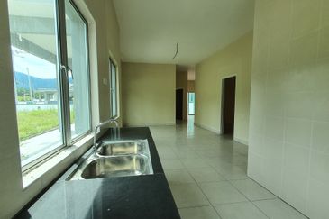 Rumah Teres Setingkat Gated & Guarded di Taman Pusing Delima, Pusing Perak for Sale