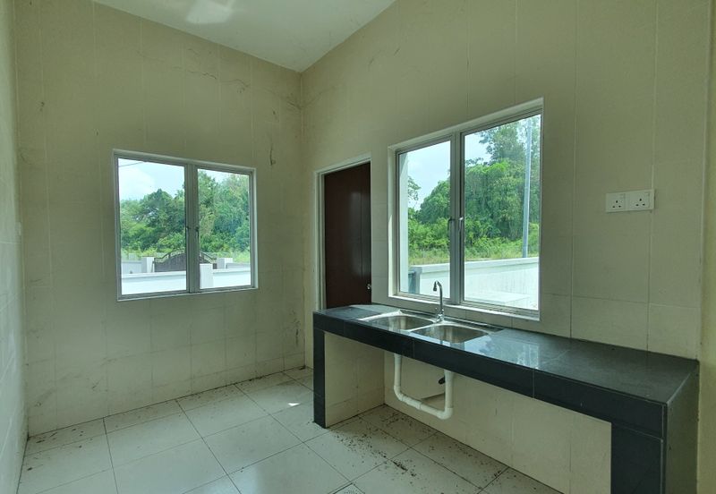 Rumah Teres Setingkat Gated & Guarded di Taman Pusing Delima, Pusing Perak for Sale