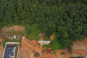 Kampung Tengah, Limau Manis