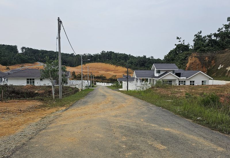 Kampung Tengah, Limau Manis