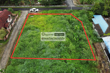 Tanah Korner Lot Banglo di Kampung Sri Aman Luar, Puchong untuk di Jual