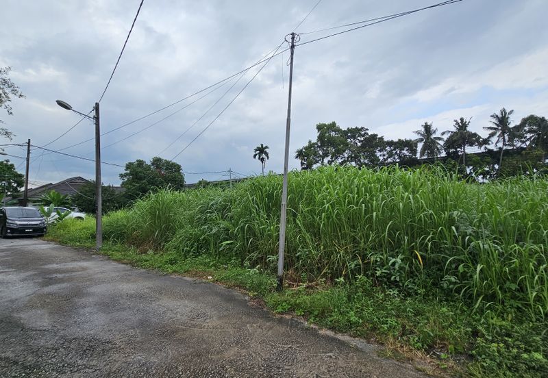 Tanah Korner Lot Banglo di Kampung Sri Aman Luar, Puchong untuk di Jual