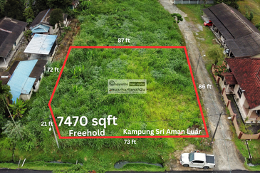 Tanah Korner Lot Banglo di Kampung Sri Aman Luar, Puchong untuk di Jual