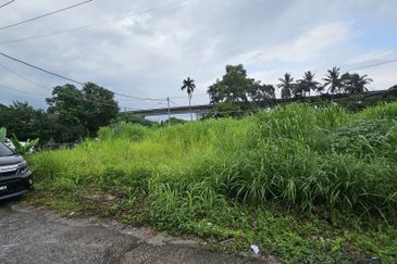 Tanah Korner Lot Banglo di Kampung Sri Aman Luar, Puchong untuk di Jual