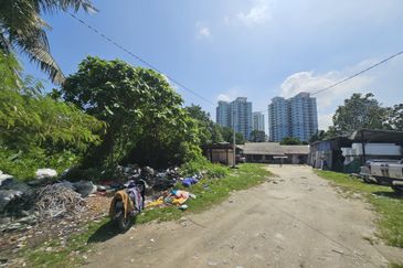 [Below Market], Open Title Residential Land, Jalan Lorong Bistari 3, Kampung Sri Aman Bistari, Puchong Selangor for Sale