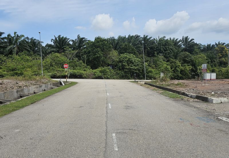 Tanah Tepi Jalan 1.92 ekar Sungai Buah, Dengkil, Selangor Untuk di Jual.