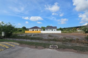 Tanah Lot Banglo Taman Ambassador Village Durian Tunggal, Alor Gajah Melaka Untuk DiJual / Sale